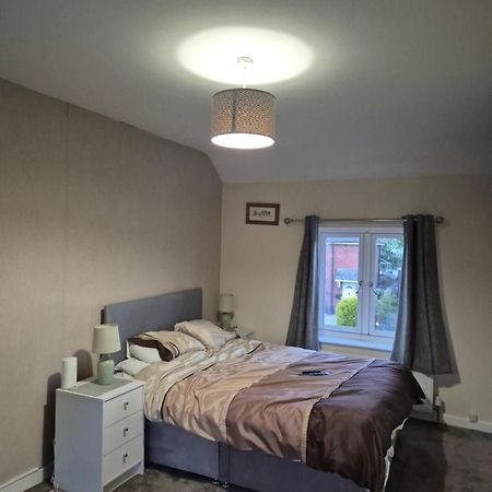 Accomadation Wrexham Zewnętrze zdjęcie