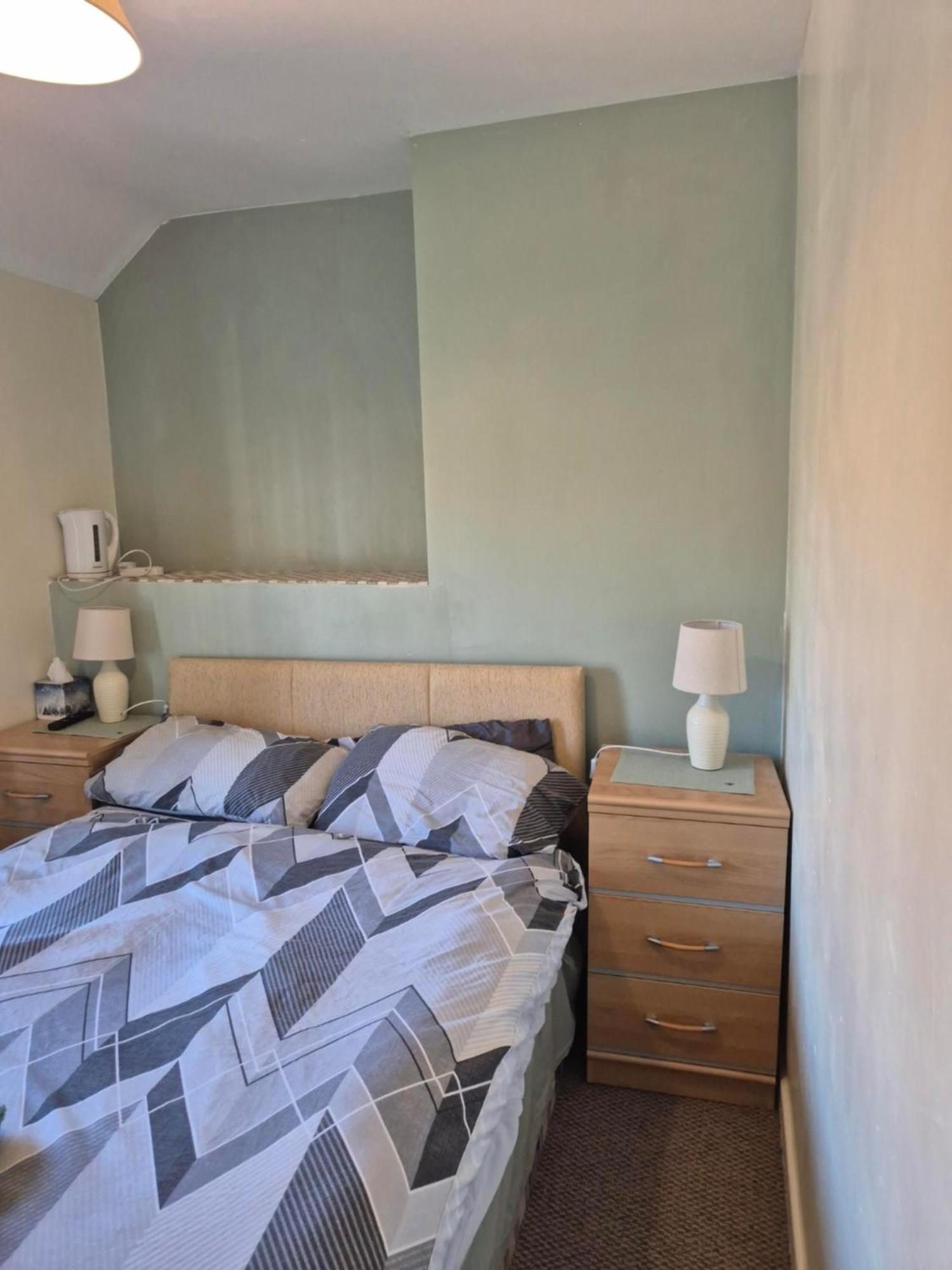 Accomadation Wrexham Zewnętrze zdjęcie