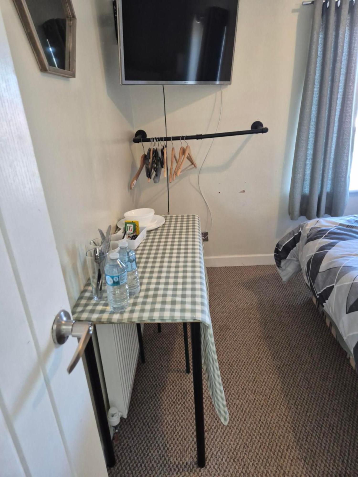 Accomadation Wrexham Zewnętrze zdjęcie