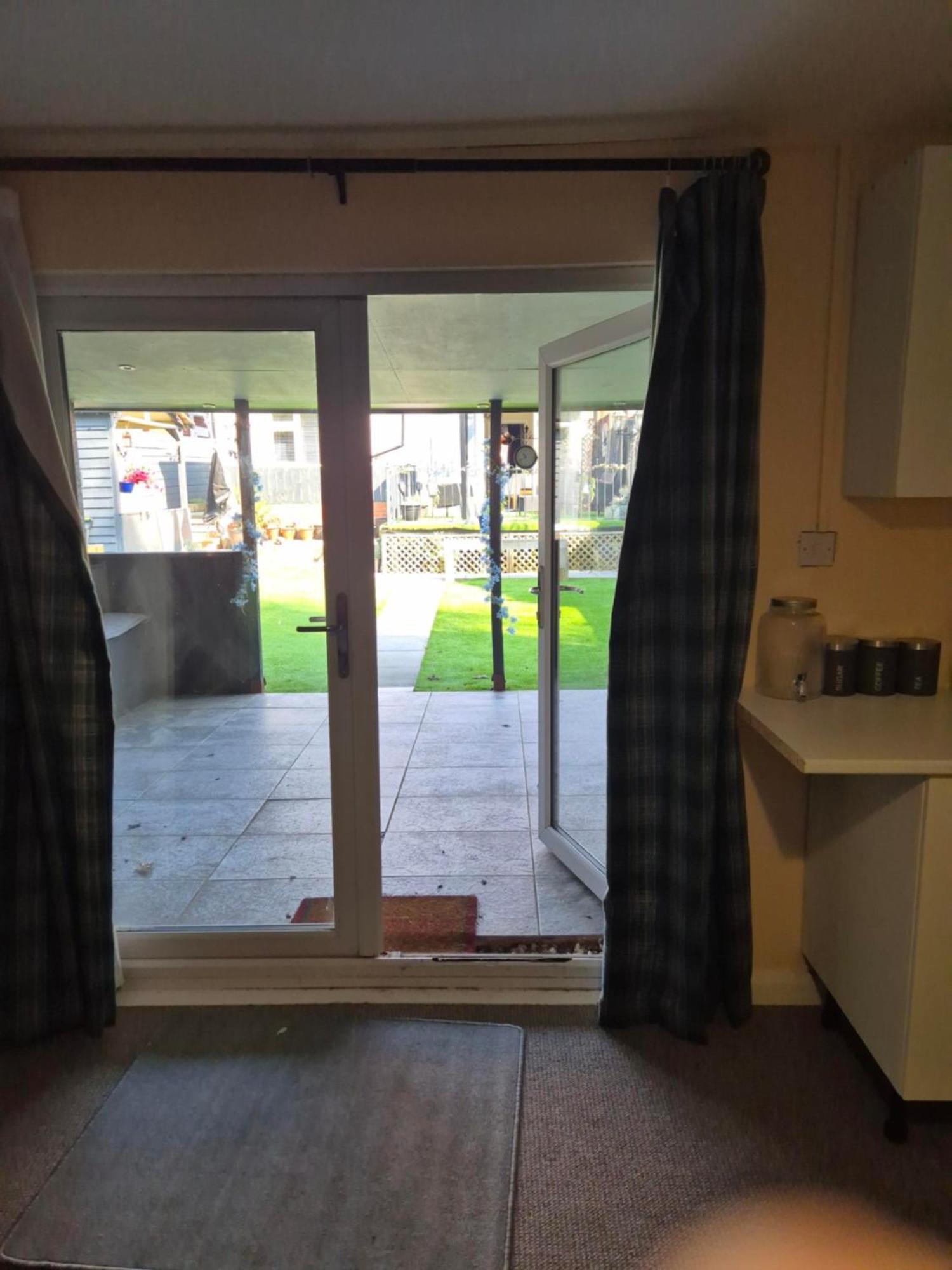 Accomadation Wrexham Zewnętrze zdjęcie