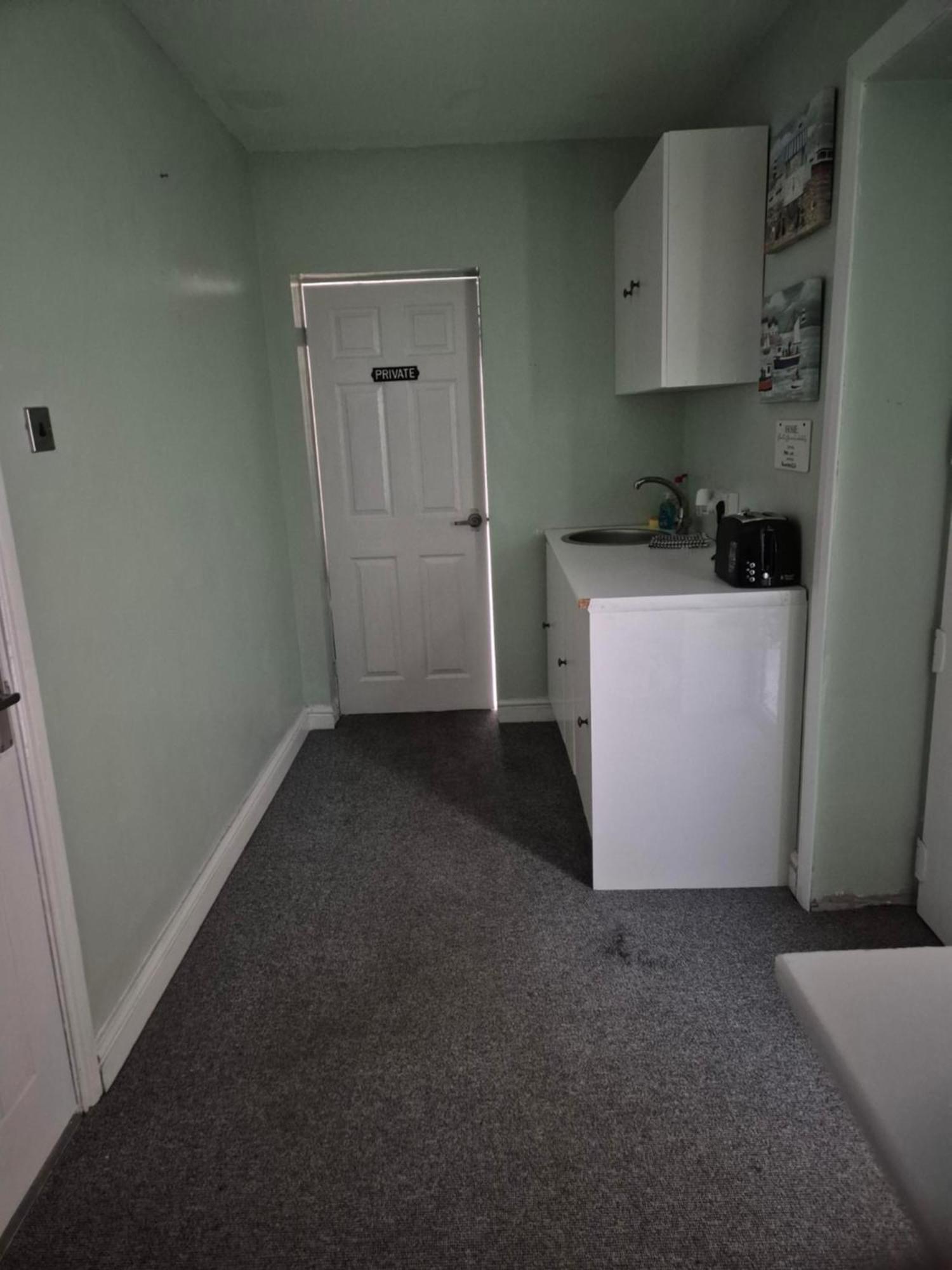 Accomadation Wrexham Zewnętrze zdjęcie