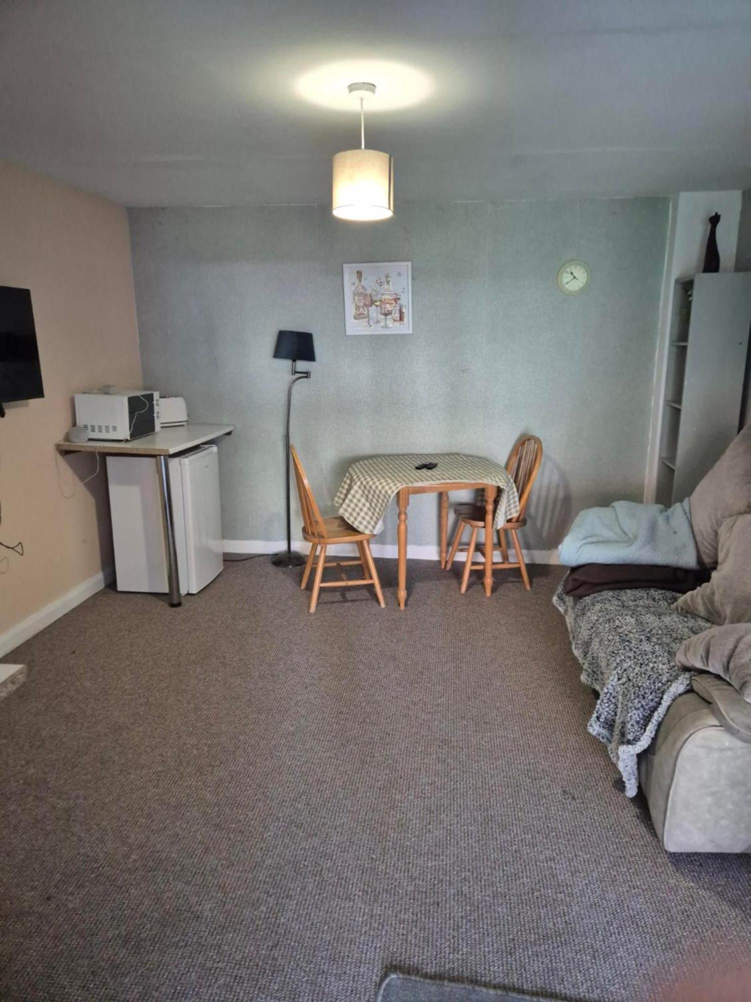 Accomadation Wrexham Zewnętrze zdjęcie