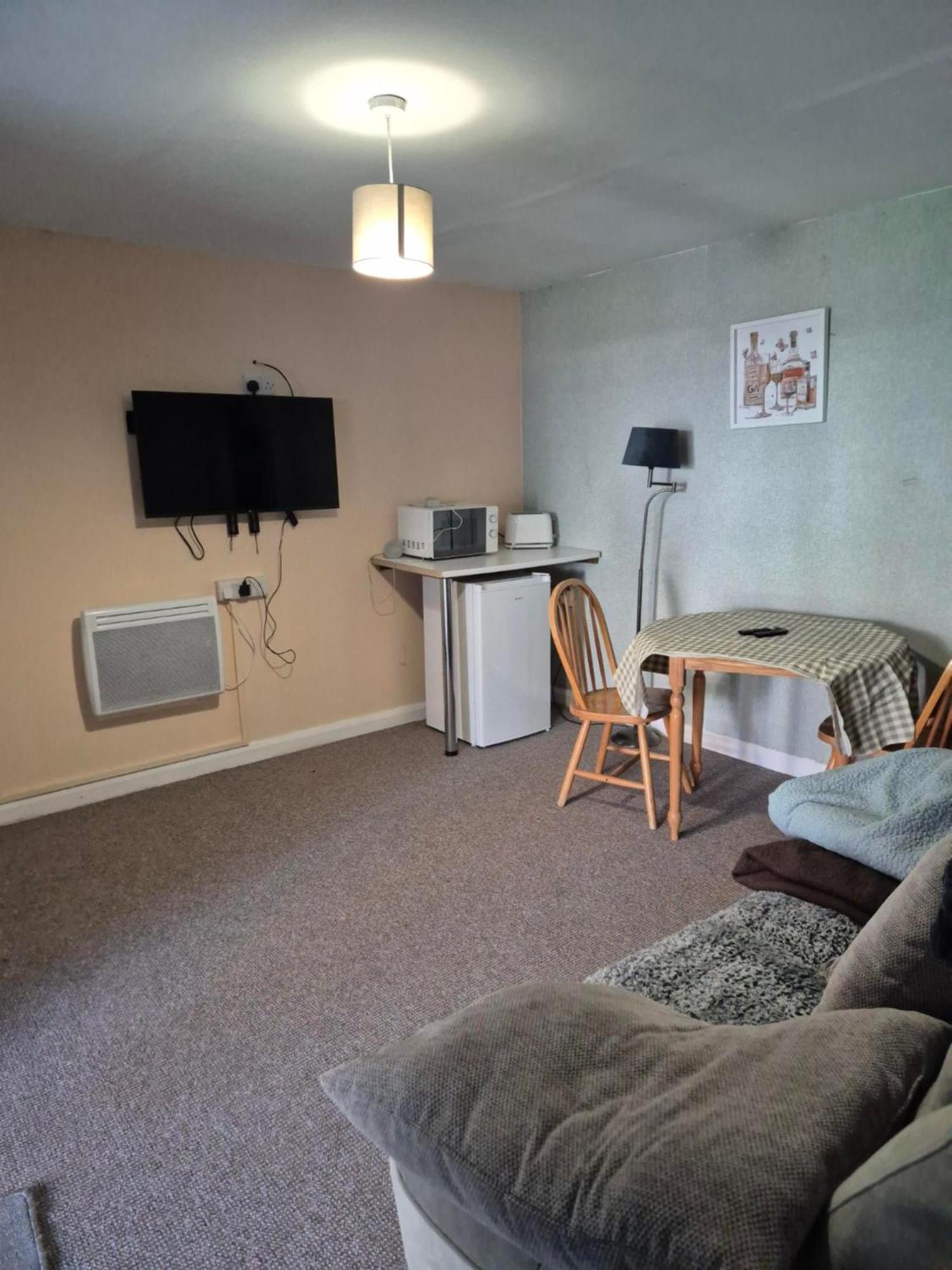 Accomadation Wrexham Zewnętrze zdjęcie