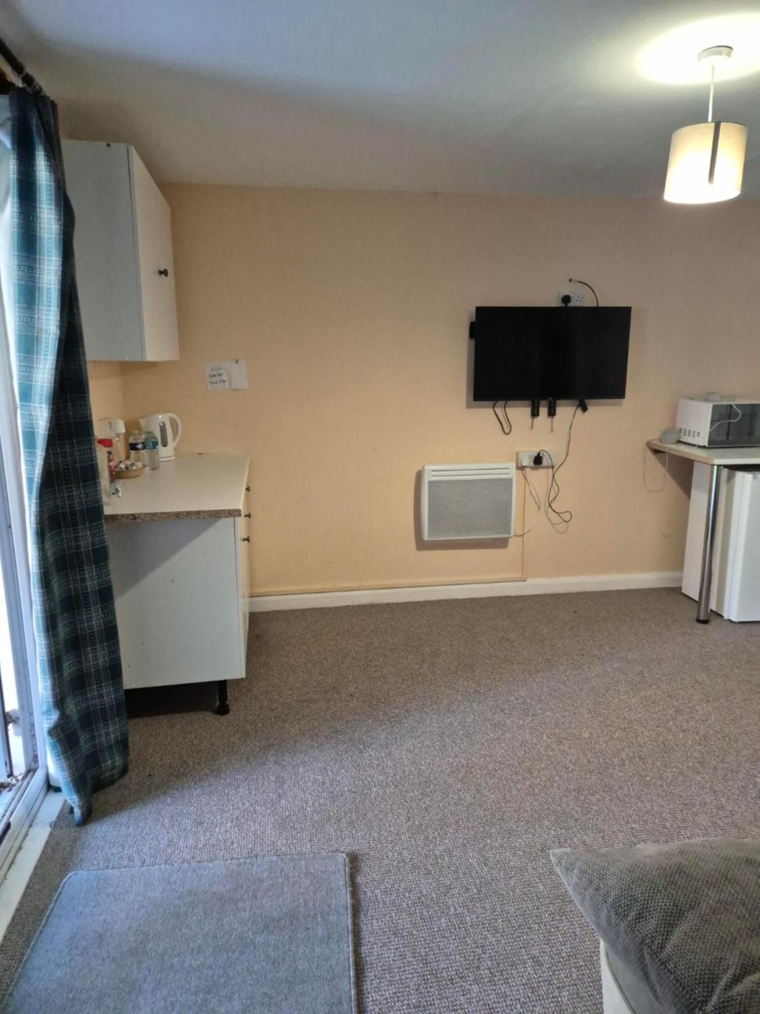 Accomadation Wrexham Zewnętrze zdjęcie