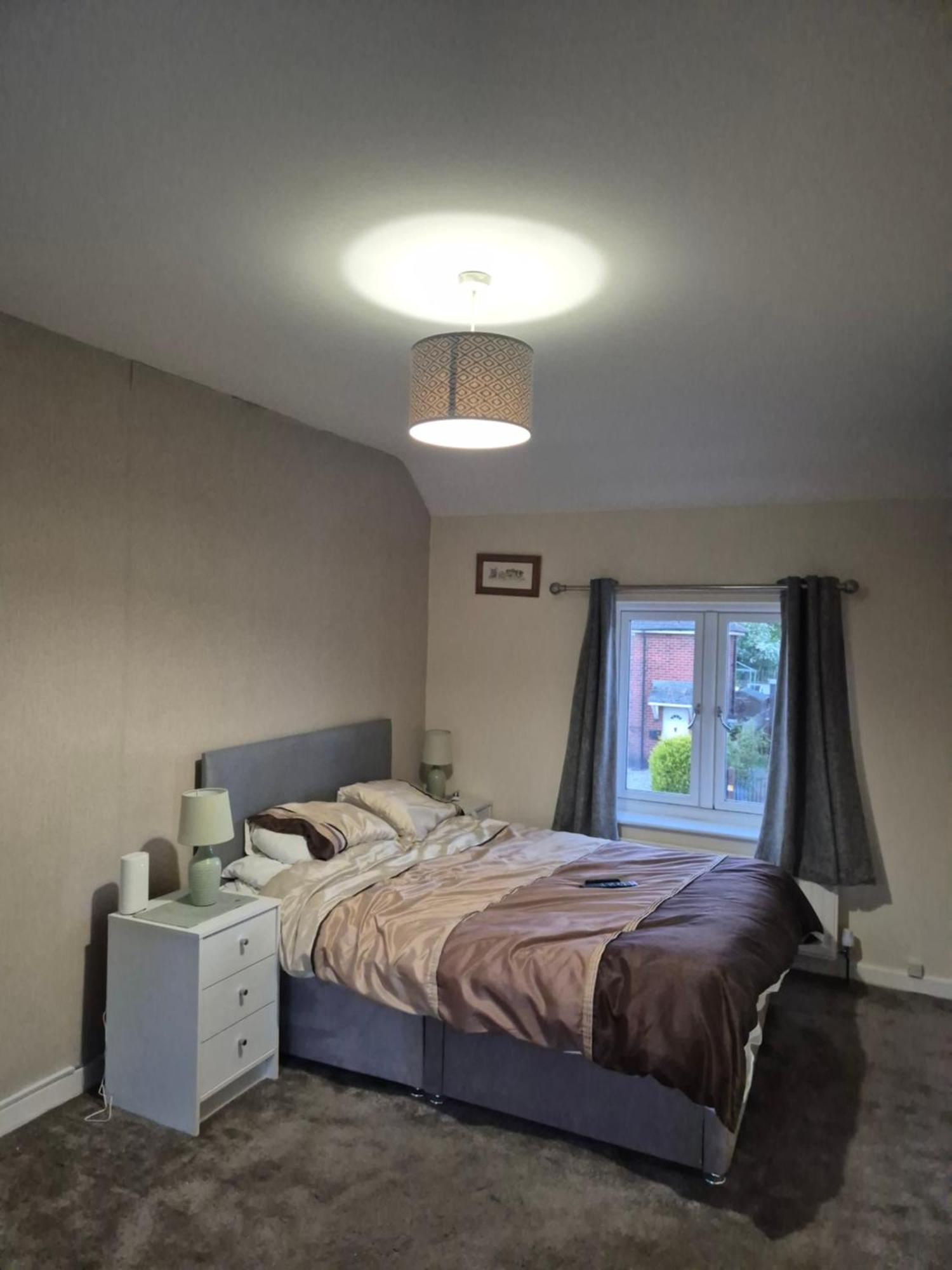Accomadation Wrexham Zewnętrze zdjęcie