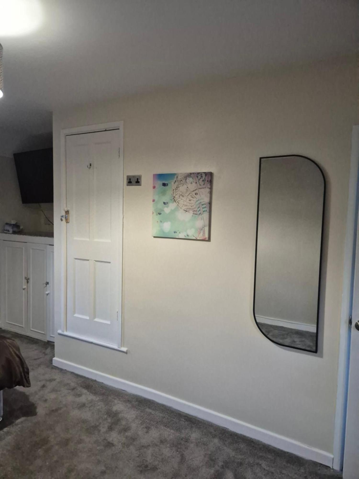 Accomadation Wrexham Zewnętrze zdjęcie