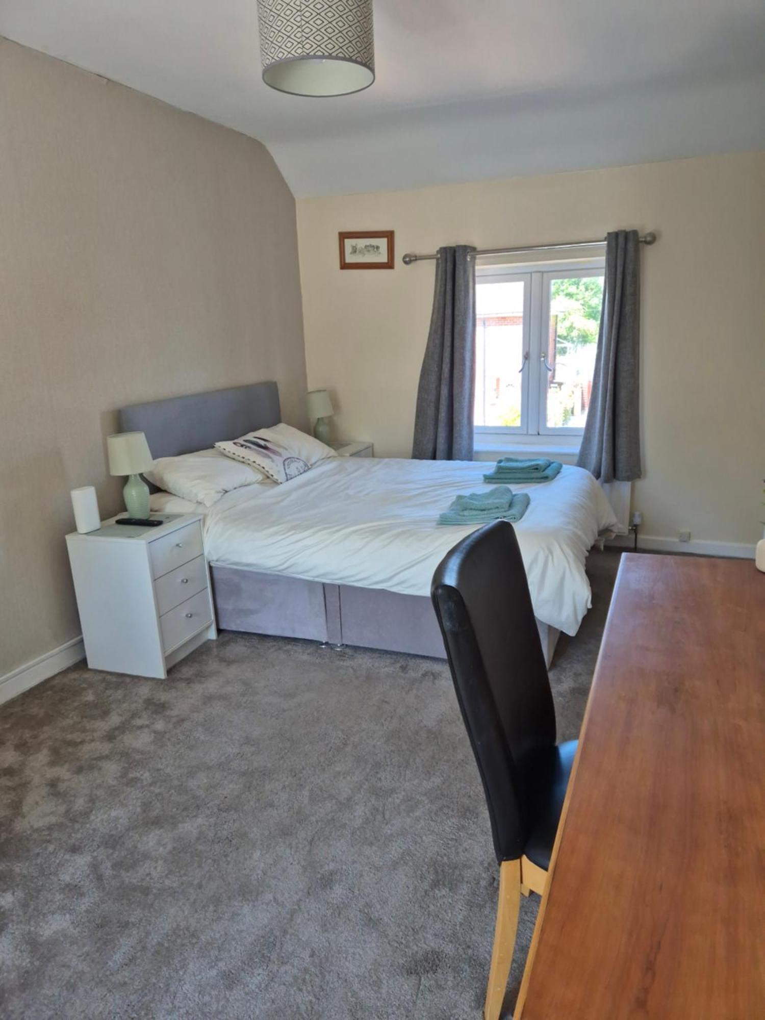 Accomadation Wrexham Zewnętrze zdjęcie